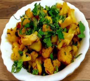 Aalu Gobi Lehsuni Bhurji