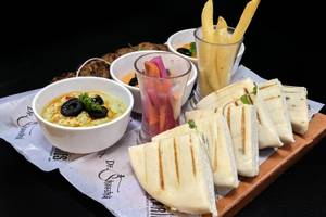 Platter Of Hummus