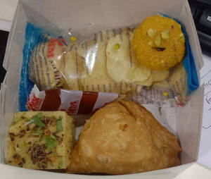 SNACKS BOX Combo-4