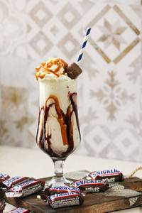 Snickers shake