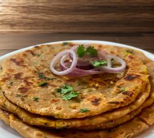Pyaaz Paratha (1 Piece)