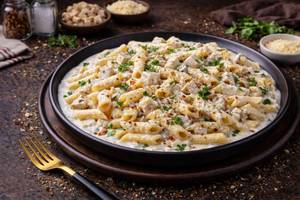 Italiano White Sauce Cheesy Pasta