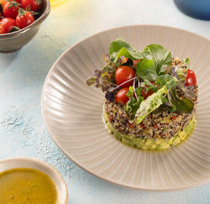 Quinoa Avocado Salad [250 Gms]