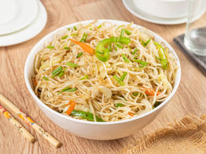 Veg hakka noodles