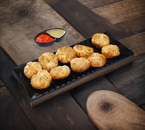 Veg fried momos