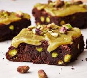 Nutella pistachio brownie