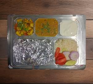 Veg Makhani Thali