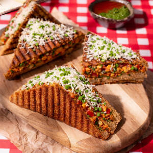 Chilli Paneer Cheese Sandwich