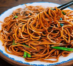 Chicken schezwan noodles