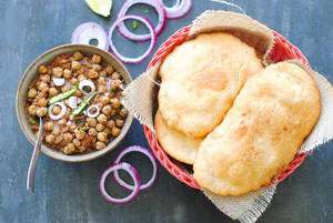 Paneer Chole Bhature (2 )