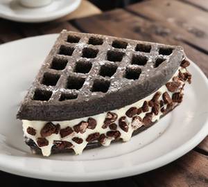 Cookie And Crunch Club Waffle