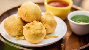 Aloo Bonda Plate