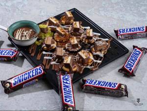 Snickers Mini Pancakes [8 Pieces]