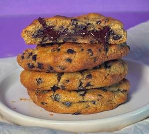 Giant Dark Chocolate Chunks Cookies