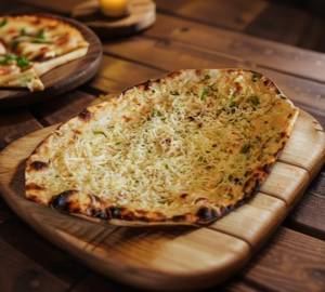 Cheese garlic naan
