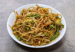 Veg schezwan noodles [350 g]