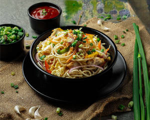 Chicken  Hakka Noodles
