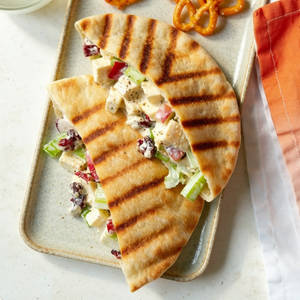Mediterranean Paneer Pita Pocket [whole wheat]