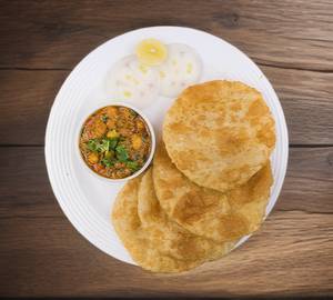 Chhole With Poori