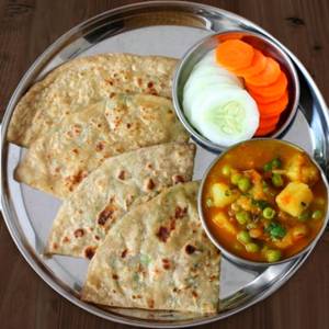 Roti { 4 piece}With Aloo Matar ki Sabzi [half]