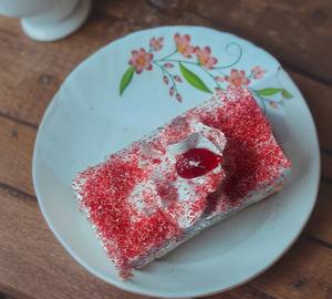 Red Velvet Pastry [1 Piece]