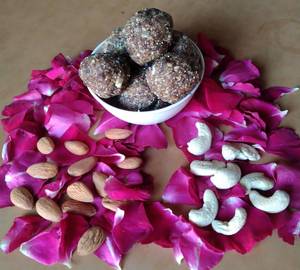 23 Dry Fruits Ladoo