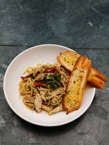Spaghetti Aglio Olio Fresh Red Chilli - Chicken