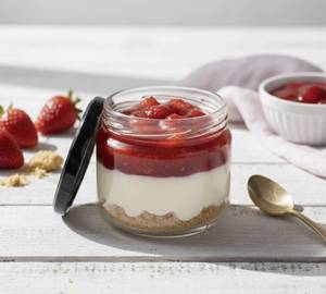 Strawberry Cheesecake Eggless Jar