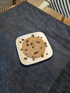Chocolate Chip Cookie