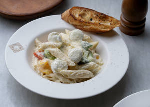 Penne Alfredo With Grilled Vegetables & Bocconcini