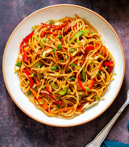 Chilli Garlic Noodle- Veg