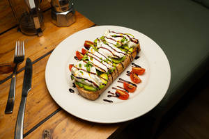 Avocado W/ Burrata