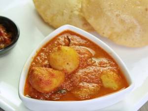 Chat Pate Tariwale Dum  Ke Aloo