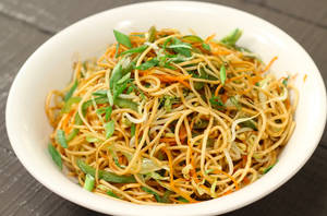 Classic Hakka Noodles- Veg