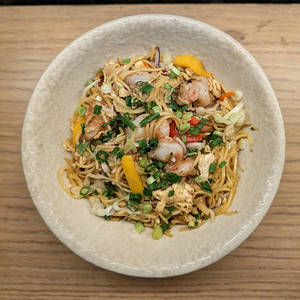 Classic Hakka Noodle- Prawn & Egg