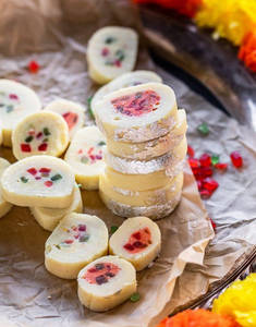 Kesar Roll Barfi