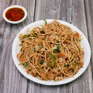 Chicken hakka noodles