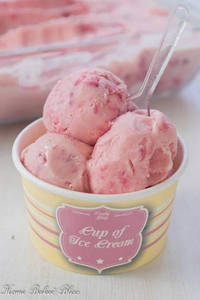 Strawberry Sibgle Scoop