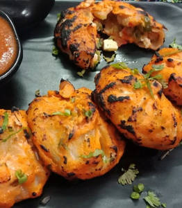 Paneer Tandoori Momos