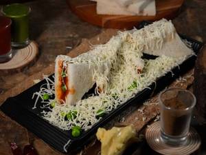 Aloo mutter cheese sandwich [regular]