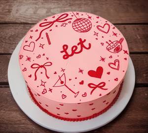 Design Red Velvet Customize  Cake