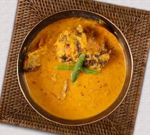 Macher Matha Diye Dal