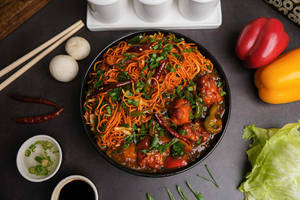 Chilli Paneer With Chilli Garlic Noodles