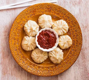 Veg Steamed Momos [10 pieces]