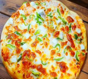 "Cheese and capsicum pizza"