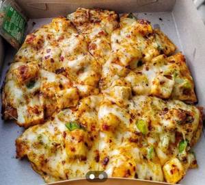 "Cheese paneer and onion pizza"