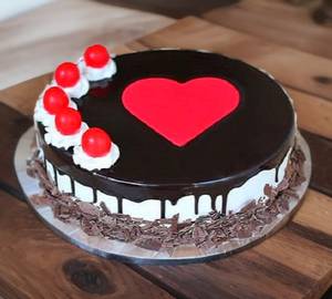 Chocolate vanilla heart cake