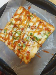 Bread veggies pizza