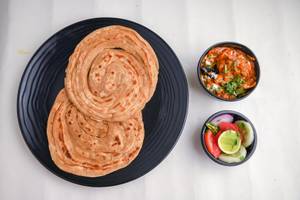 Laccha paratha with chicken kadhai and salad