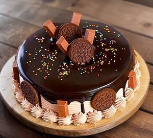 Kit kat cake